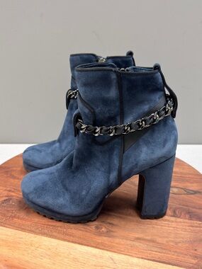 Karl Lagerfeld Paris Navy Suede Chain Heel Ankle Boots EU 37 US‎ 6.5